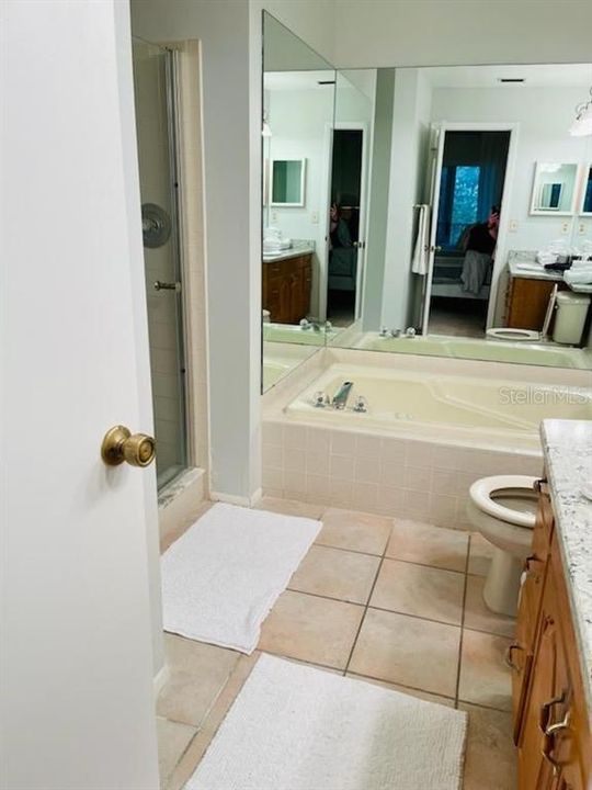 出租: $3,000 (2 贝兹, 2 浴室, 970 平方英尺)