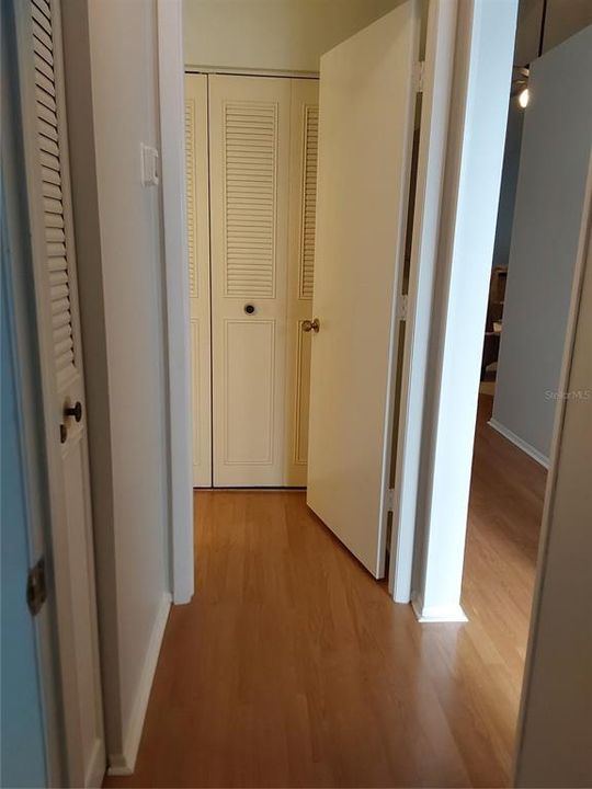 出租: $3,000 (2 贝兹, 2 浴室, 970 平方英尺)