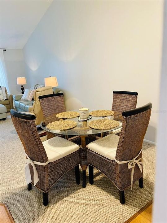 出租: $3,000 (2 贝兹, 2 浴室, 970 平方英尺)