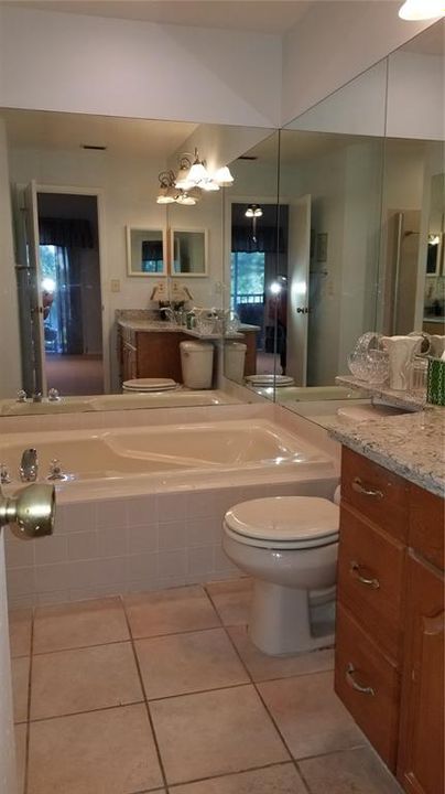 出租: $3,000 (2 贝兹, 2 浴室, 970 平方英尺)