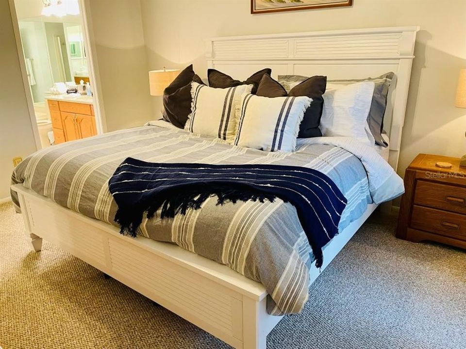 出租: $3,000 (2 贝兹, 2 浴室, 970 平方英尺)