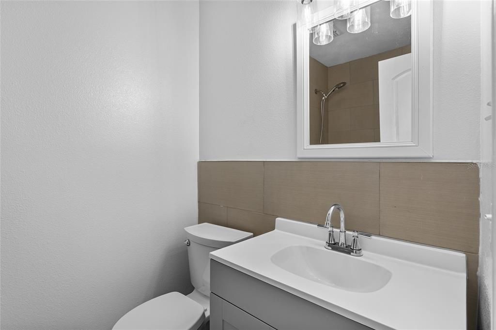 合同活跃: $379,990 (4 贝兹, 2 浴室, 1530 平方英尺)