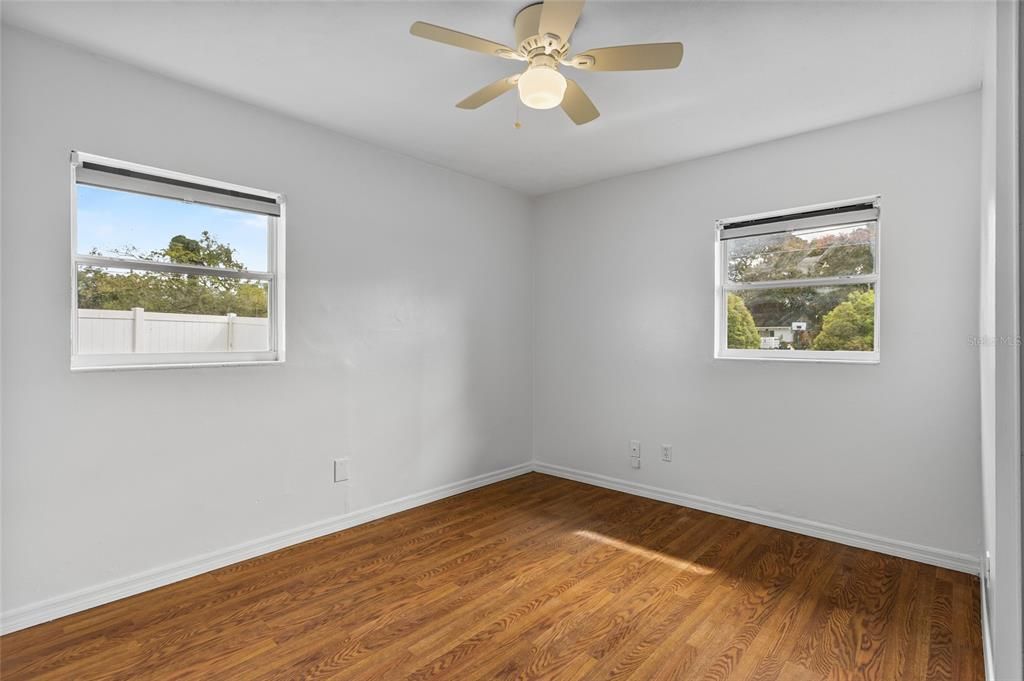 合同活跃: $379,990 (4 贝兹, 2 浴室, 1530 平方英尺)