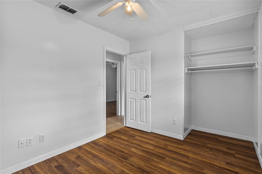 合同活跃: $379,990 (4 贝兹, 2 浴室, 1530 平方英尺)