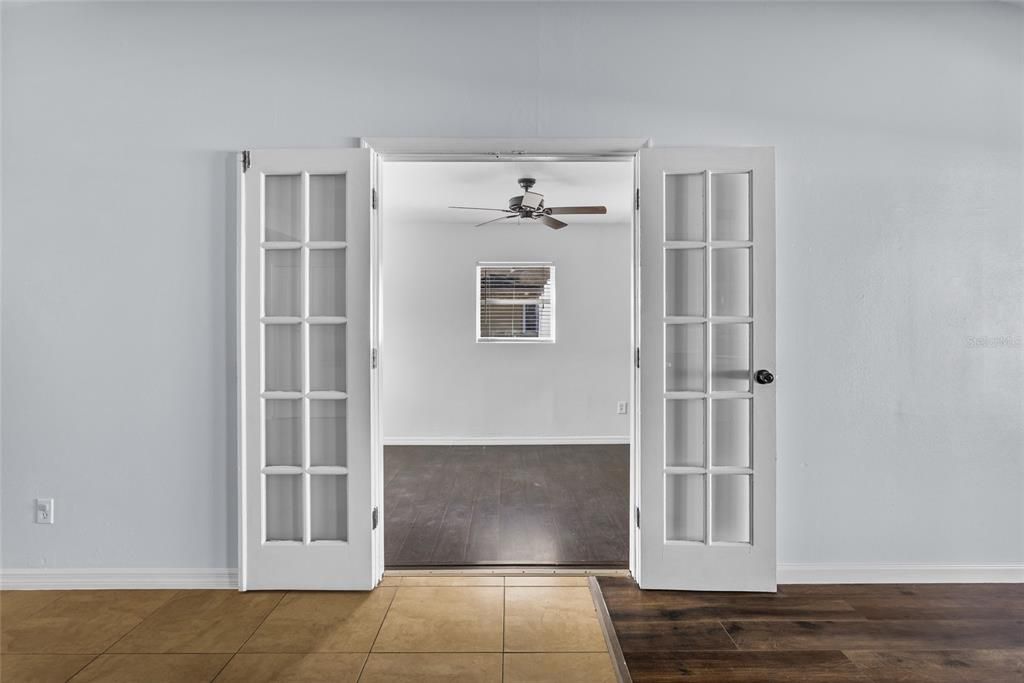 合同活跃: $379,990 (4 贝兹, 2 浴室, 1530 平方英尺)