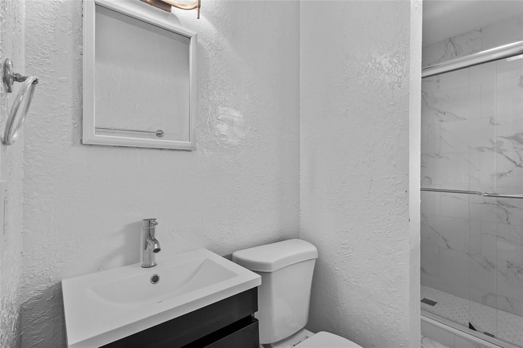 合同活跃: $379,990 (4 贝兹, 2 浴室, 1530 平方英尺)