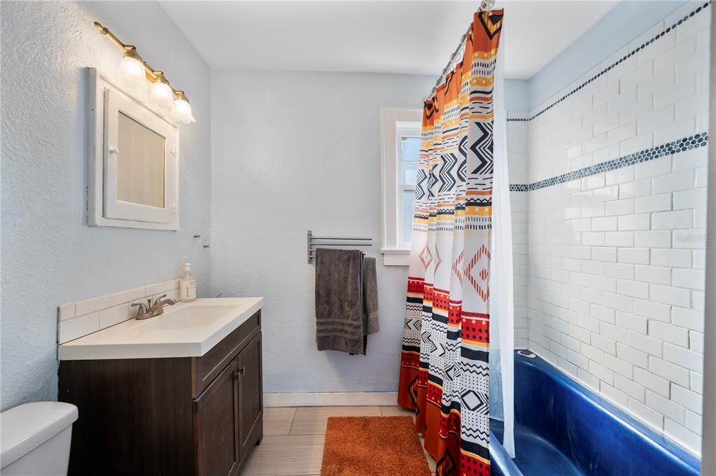 For Sale: $265,000 (4 beds, 2 baths, 1404 Square Feet)