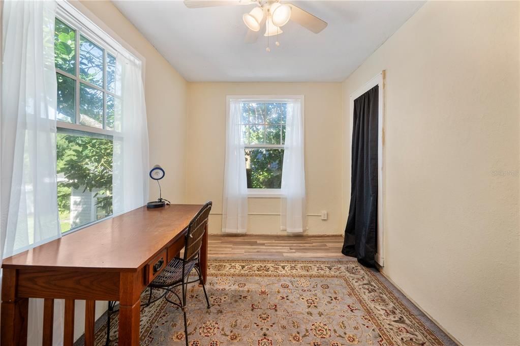 For Sale: $265,000 (4 beds, 2 baths, 1404 Square Feet)