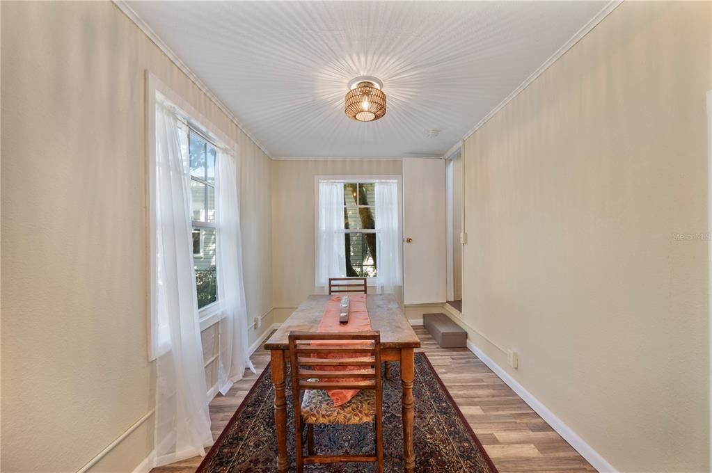 For Sale: $265,000 (4 beds, 2 baths, 1404 Square Feet)