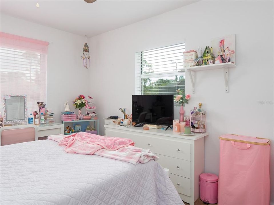 На продажу: $374,999 (3 спален, 2 ванн, 1367 Квадратных фут)