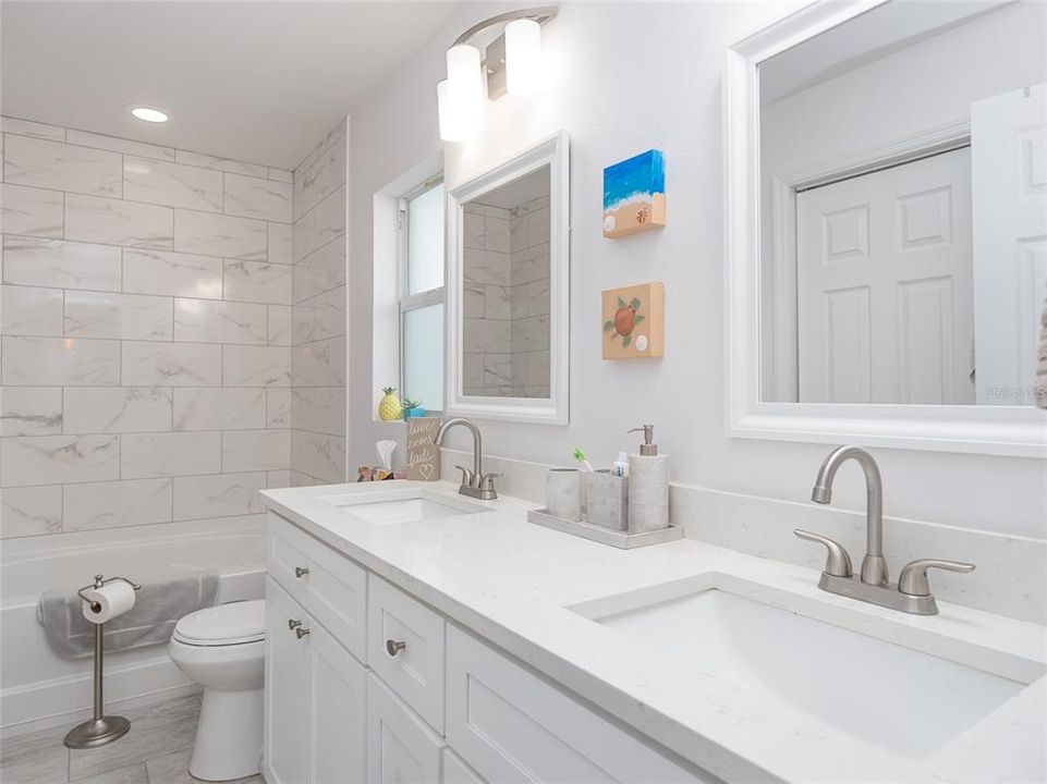 На продажу: $374,999 (3 спален, 2 ванн, 1367 Квадратных фут)