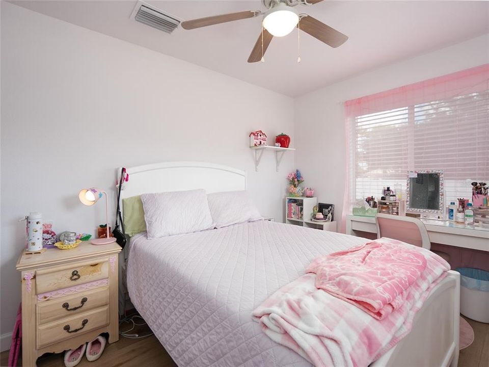 На продажу: $374,999 (3 спален, 2 ванн, 1367 Квадратных фут)