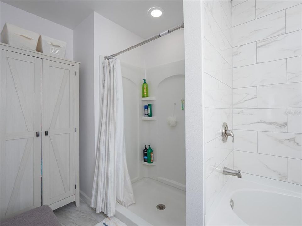 На продажу: $374,999 (3 спален, 2 ванн, 1367 Квадратных фут)