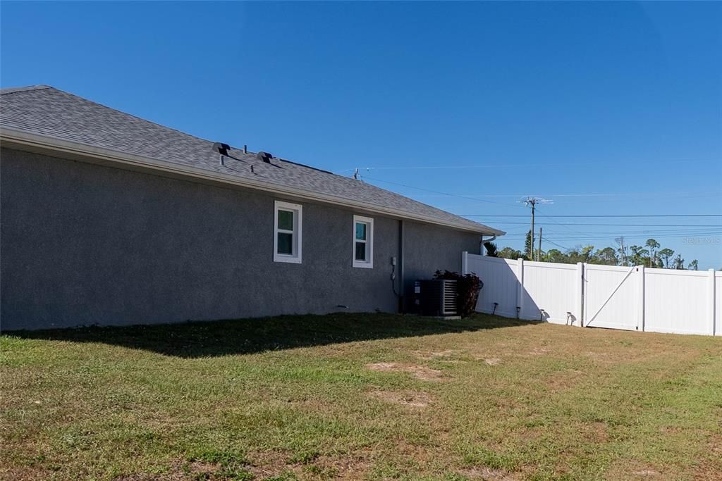 На продажу: $374,999 (3 спален, 2 ванн, 1367 Квадратных фут)