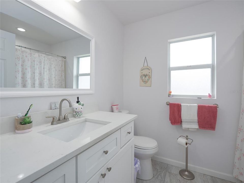 На продажу: $374,999 (3 спален, 2 ванн, 1367 Квадратных фут)