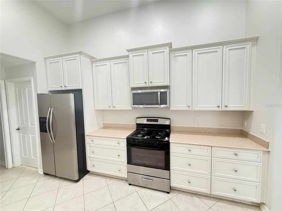 На продажу: $445,000 (4 спален, 2 ванн, 2228 Квадратных фут)