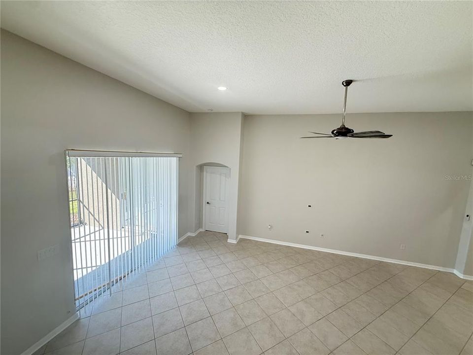 На продажу: $445,000 (4 спален, 2 ванн, 2228 Квадратных фут)