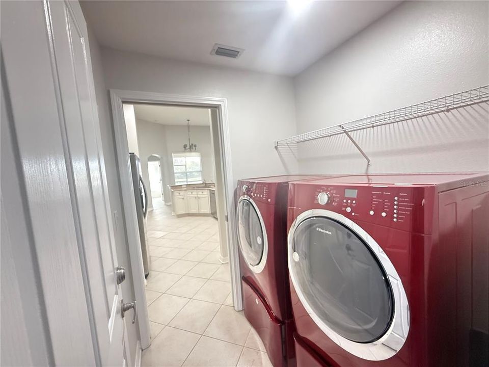 На продажу: $445,000 (4 спален, 2 ванн, 2228 Квадратных фут)