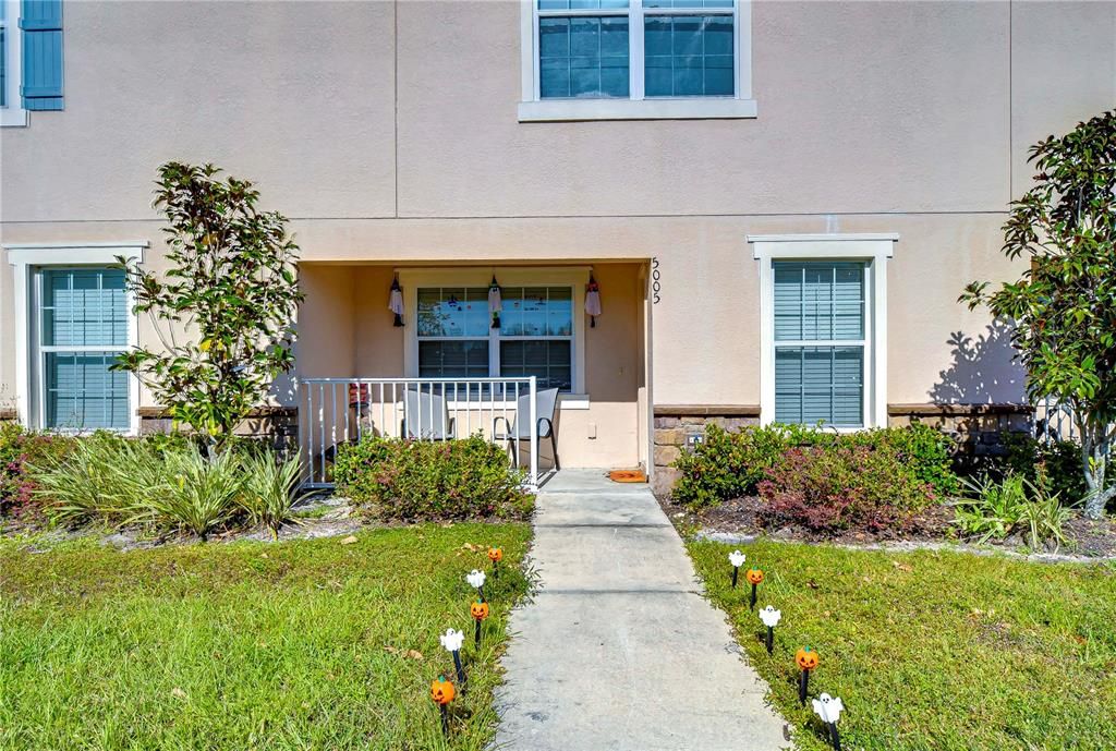 Active With Contract: $1,950 (3 beds, 2 baths, 1576 Square Feet)
