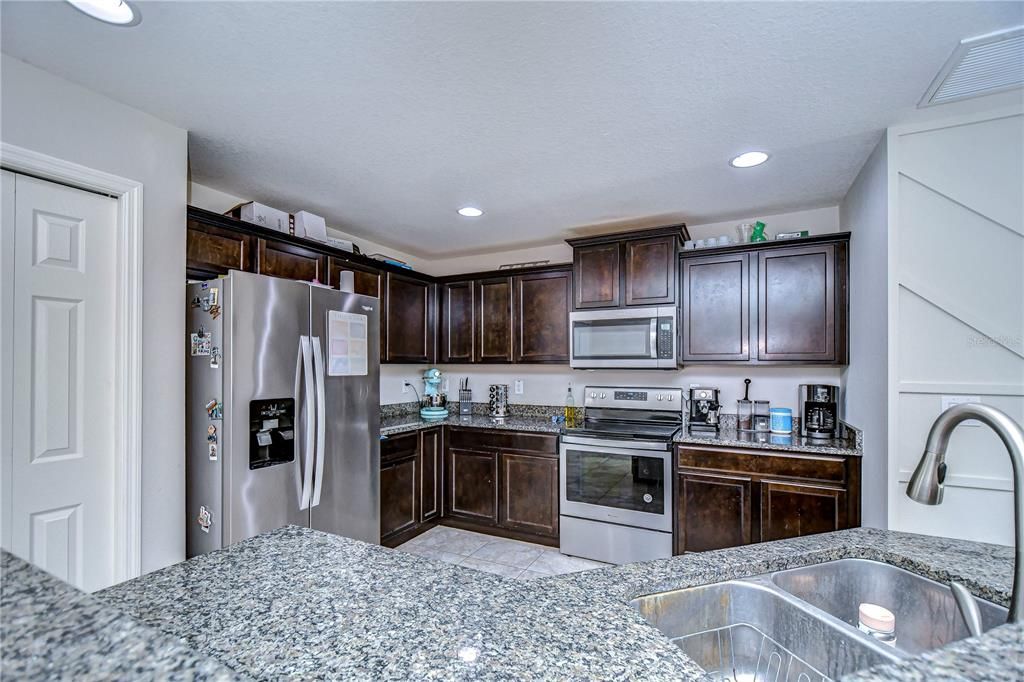 Active With Contract: $1,950 (3 beds, 2 baths, 1576 Square Feet)