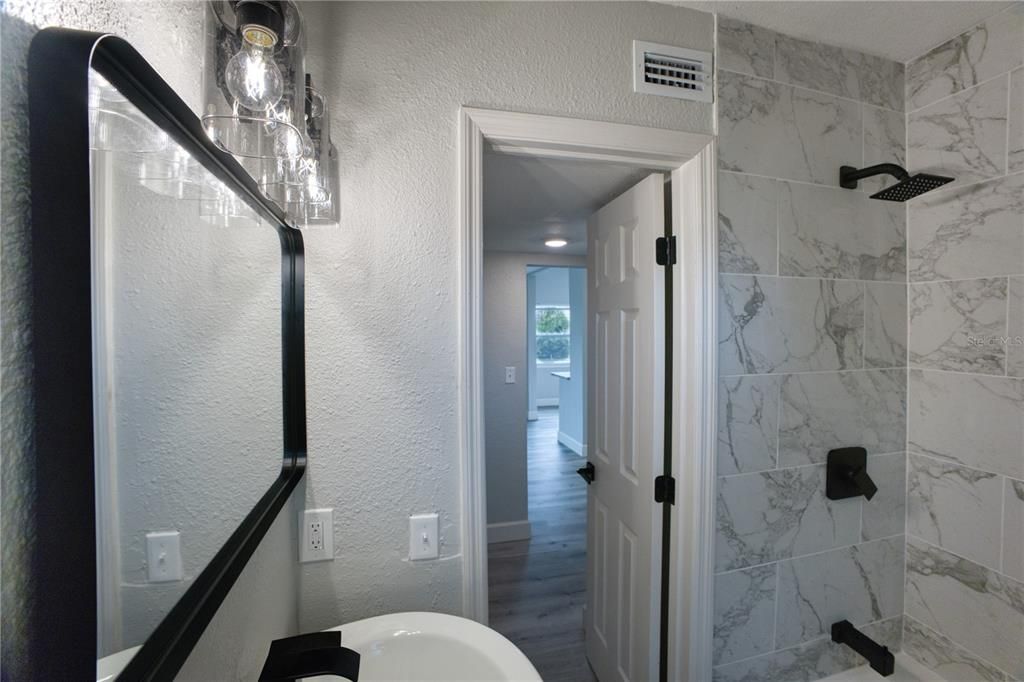 Active With Contract: $285,000 (3 beds, 2 baths, 1268 Square Feet)