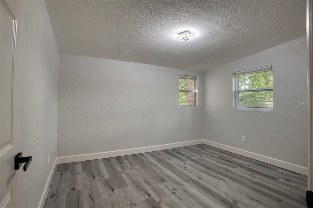 Active With Contract: $285,000 (3 beds, 2 baths, 1268 Square Feet)