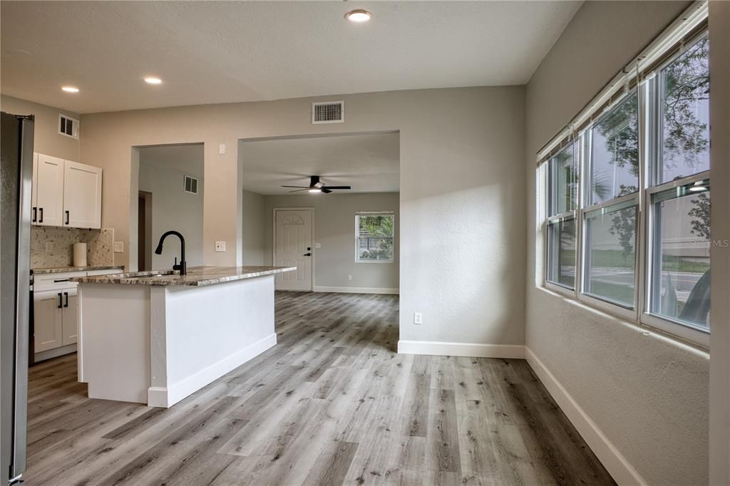 Active With Contract: $285,000 (3 beds, 2 baths, 1268 Square Feet)