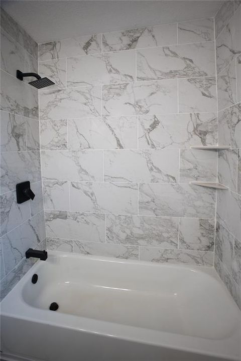 Active With Contract: $285,000 (3 beds, 2 baths, 1268 Square Feet)