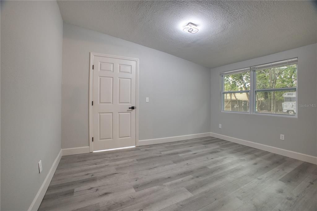 Active With Contract: $285,000 (3 beds, 2 baths, 1268 Square Feet)