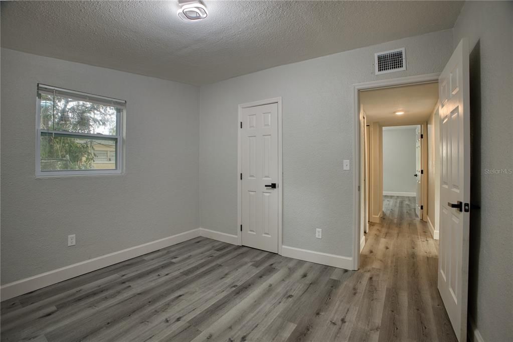 Active With Contract: $285,000 (3 beds, 2 baths, 1268 Square Feet)