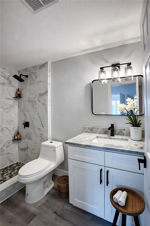 Active With Contract: $285,000 (3 beds, 2 baths, 1268 Square Feet)