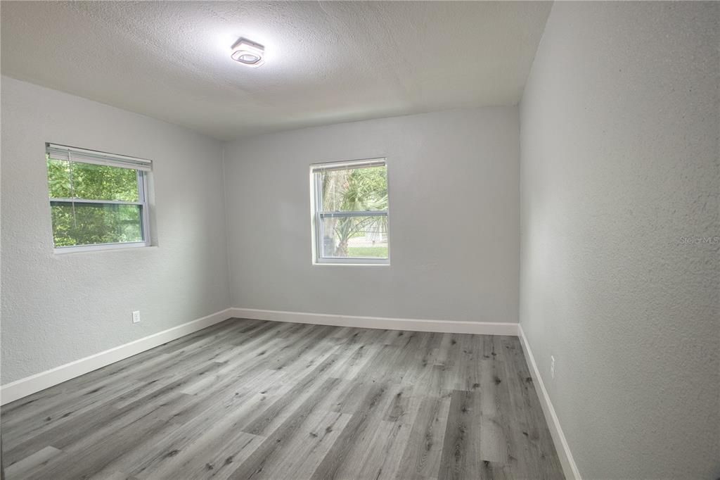 Active With Contract: $285,000 (3 beds, 2 baths, 1268 Square Feet)