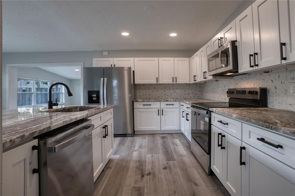 Active With Contract: $285,000 (3 beds, 2 baths, 1268 Square Feet)