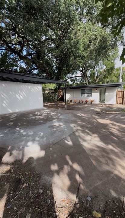 Active With Contract: $285,000 (3 beds, 2 baths, 1268 Square Feet)