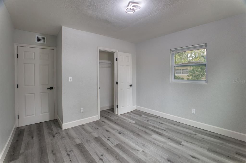 Active With Contract: $285,000 (3 beds, 2 baths, 1268 Square Feet)