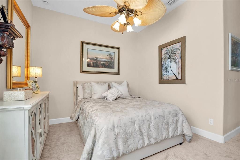 For Sale: $799,900 (3 beds, 3 baths, 2368 Square Feet)