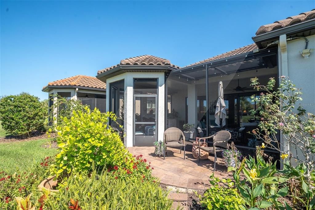 For Sale: $799,900 (3 beds, 3 baths, 2368 Square Feet)