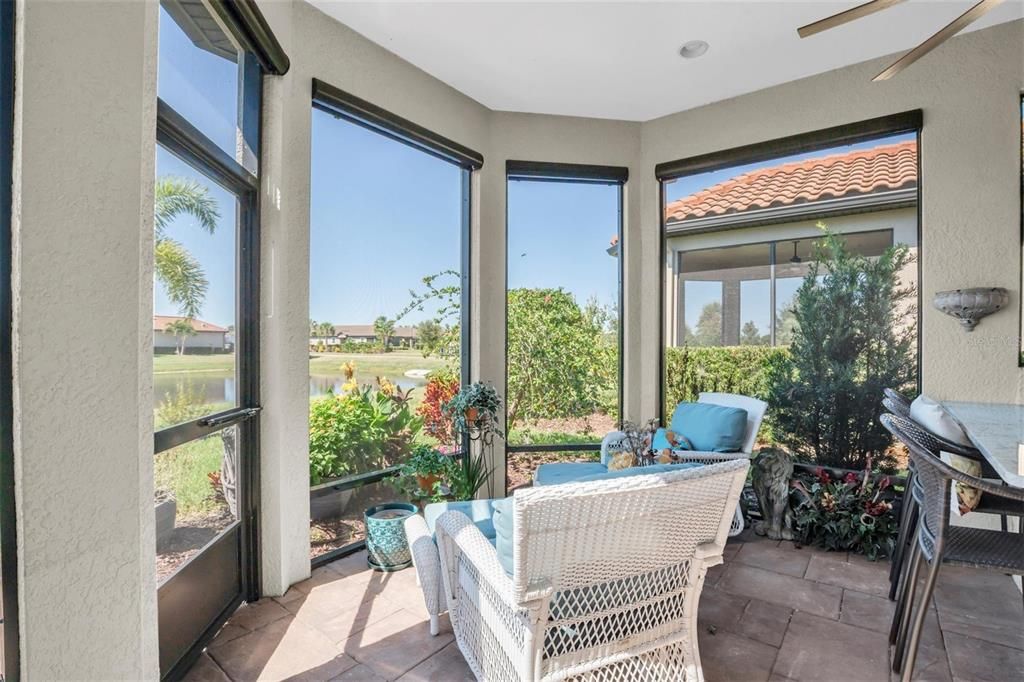 For Sale: $799,900 (3 beds, 3 baths, 2368 Square Feet)