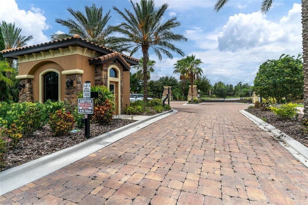 For Sale: $799,900 (3 beds, 3 baths, 2368 Square Feet)