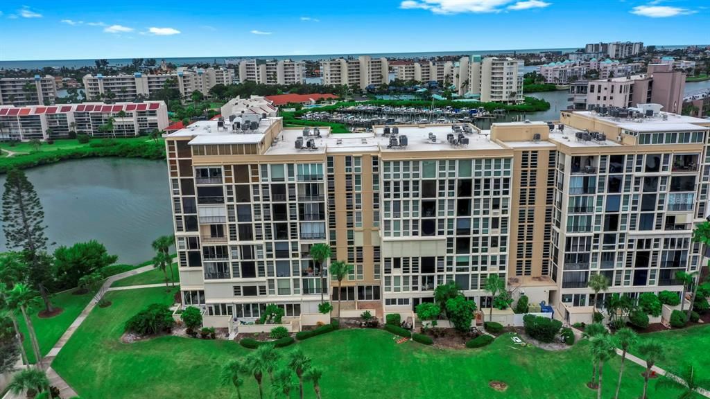 For Sale: $339,900 (2 beds, 2 baths, 1230 Square Feet)