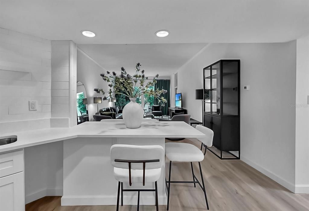 For Sale: $339,900 (2 beds, 2 baths, 1230 Square Feet)