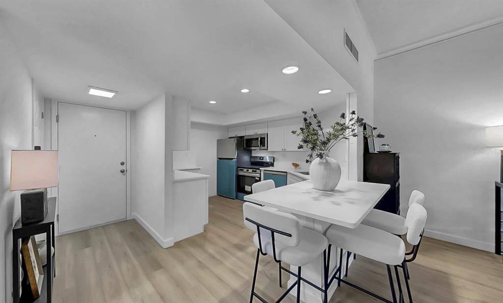 For Sale: $339,900 (2 beds, 2 baths, 1230 Square Feet)