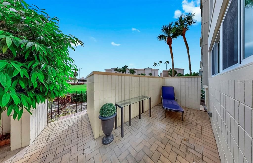 For Sale: $339,900 (2 beds, 2 baths, 1230 Square Feet)