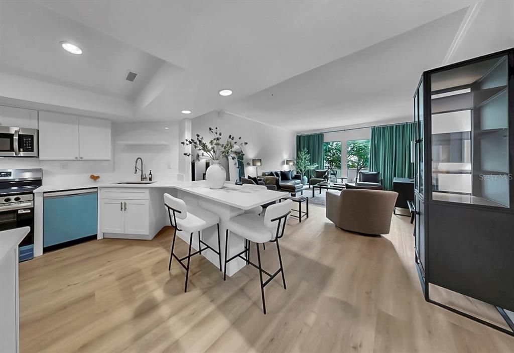 For Sale: $339,900 (2 beds, 2 baths, 1230 Square Feet)