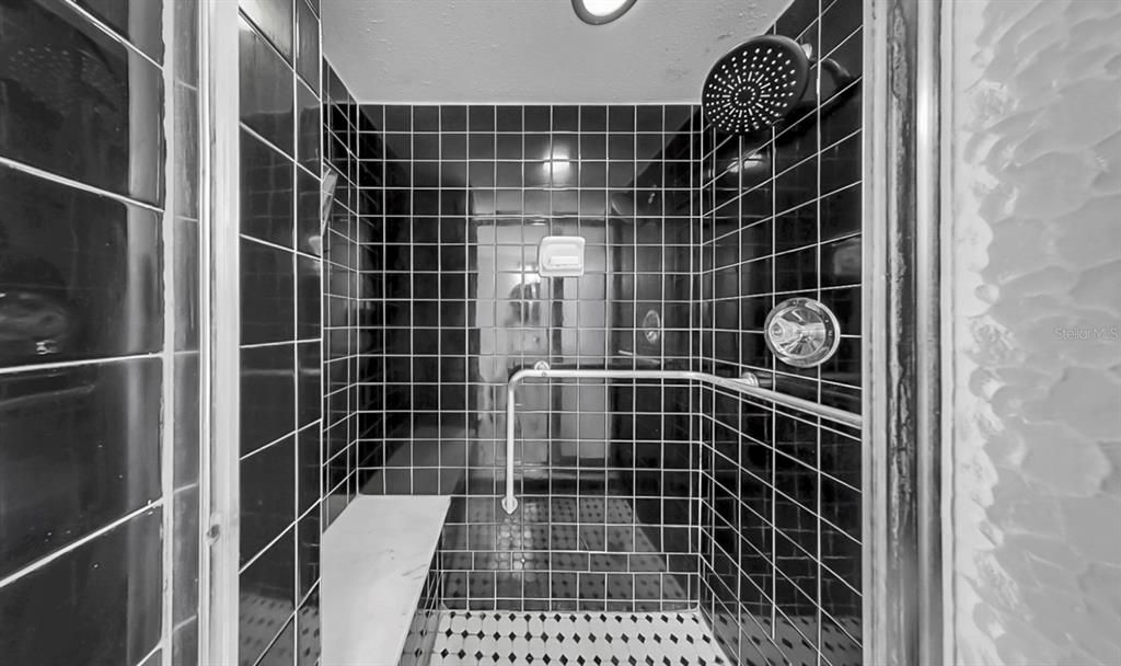 For Sale: $339,900 (2 beds, 2 baths, 1230 Square Feet)