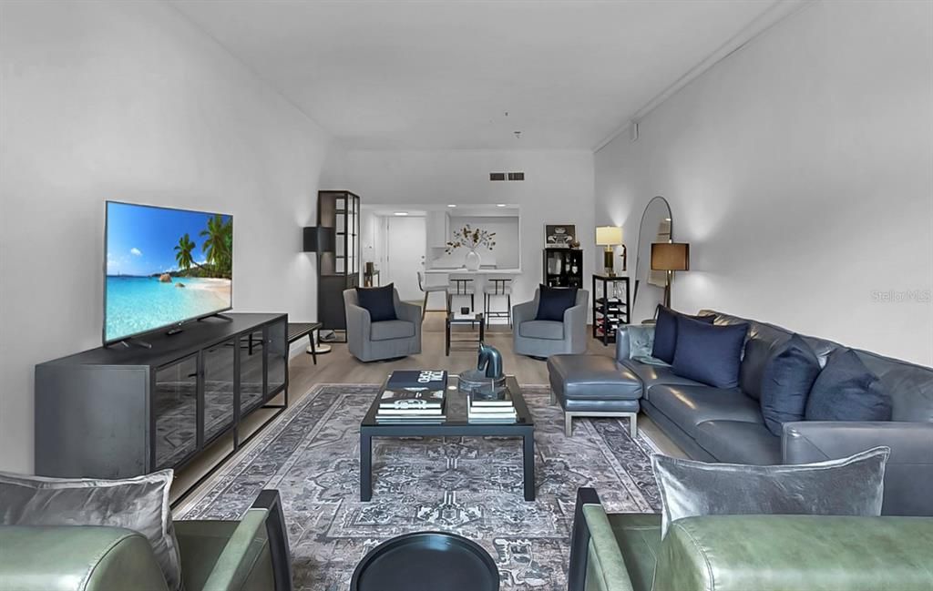 For Sale: $339,900 (2 beds, 2 baths, 1230 Square Feet)