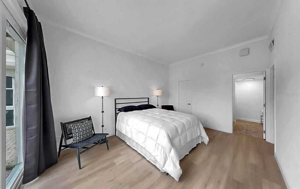 For Sale: $339,900 (2 beds, 2 baths, 1230 Square Feet)