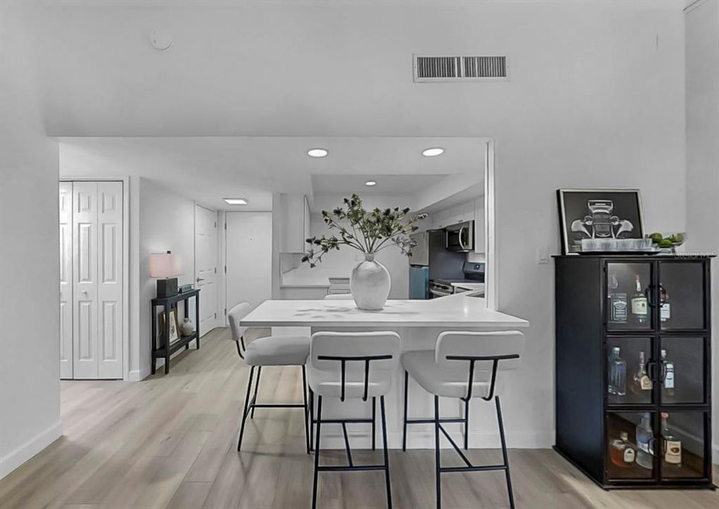 For Sale: $339,900 (2 beds, 2 baths, 1230 Square Feet)