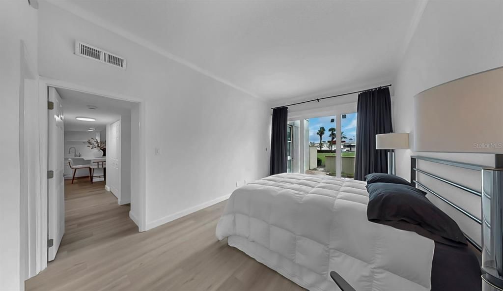 For Sale: $339,900 (2 beds, 2 baths, 1230 Square Feet)