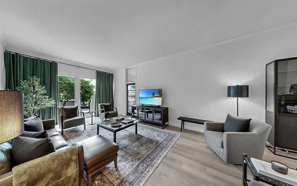 For Sale: $339,900 (2 beds, 2 baths, 1230 Square Feet)